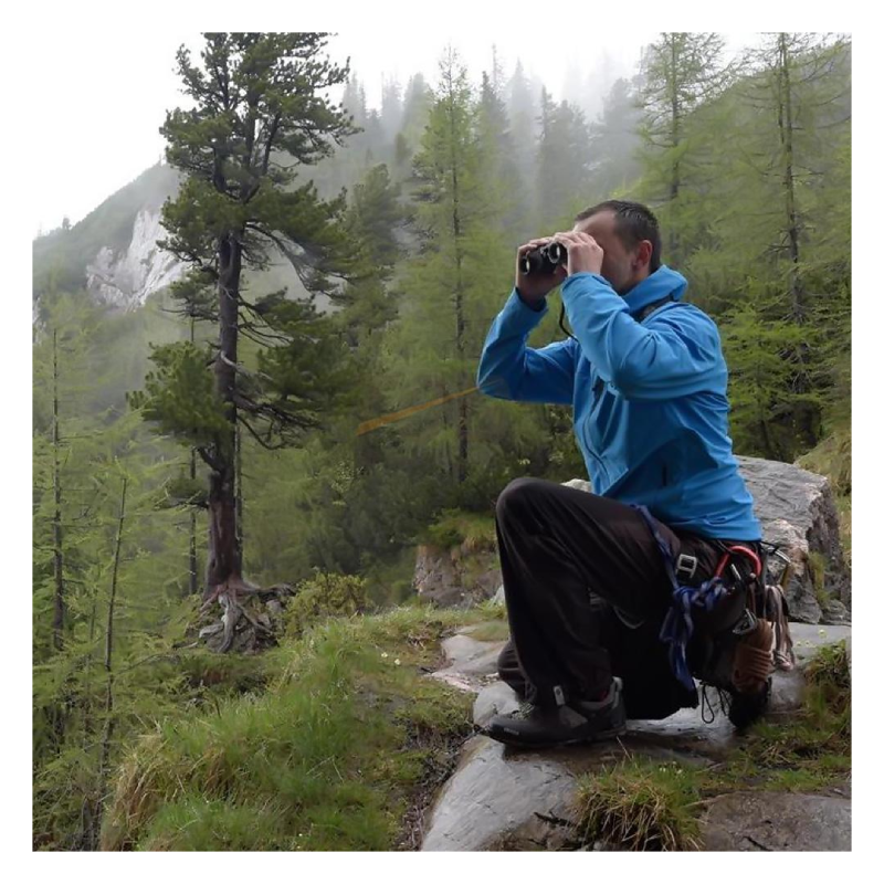 Steiner Safari UltraSharp 10×30 Binocular Best Price in Dubai